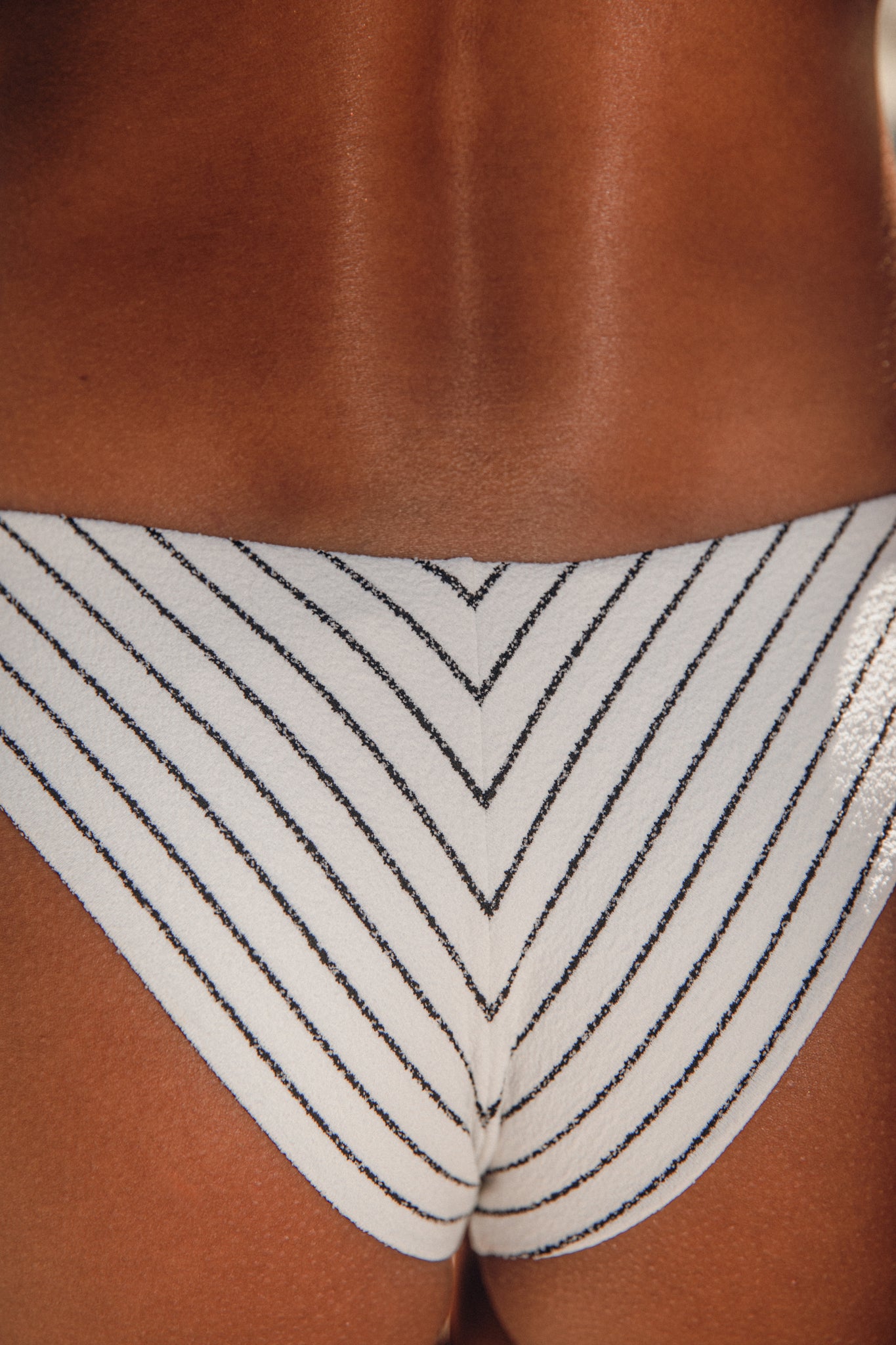 Image 12: Rio De Sol Bottom Bottom Linea-White Cheeky-Tie