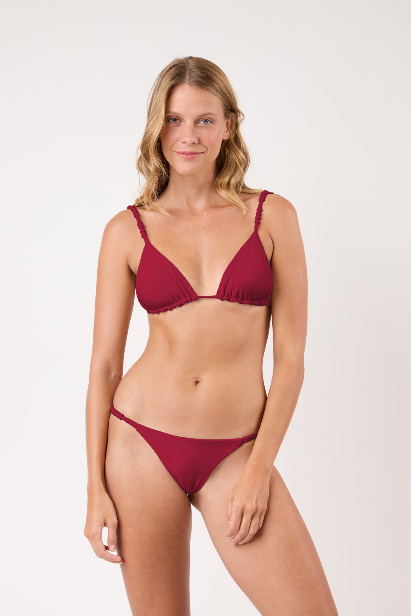 Model Front: Rio De Sol Bottom Bottom Touch-Carmim Selena