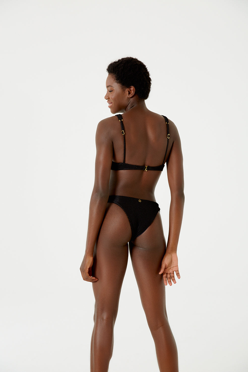 Model Back: Blueman Top Top Wavy Shine Preto