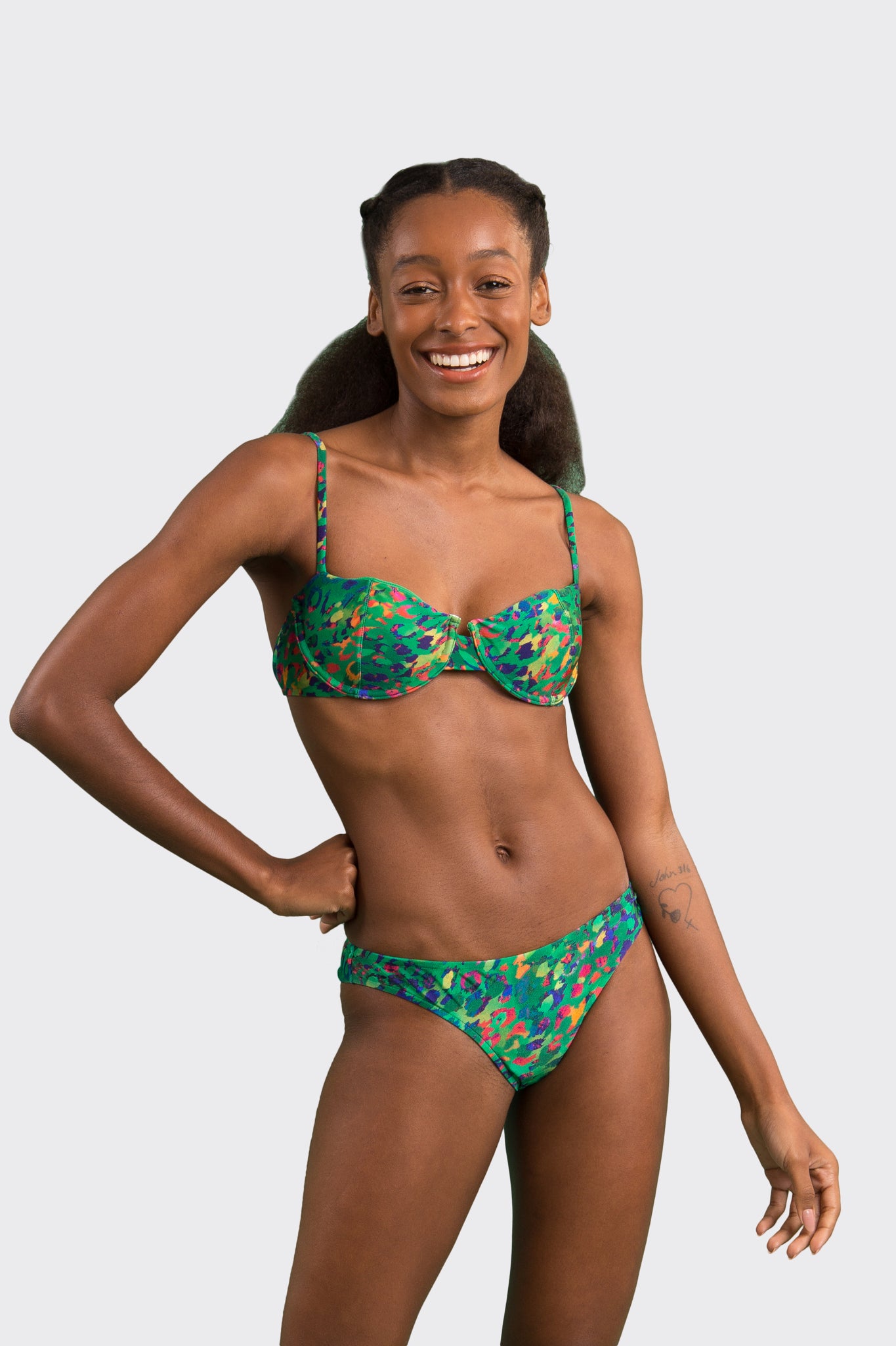 Model Front: Rio De Sol Set Set Wilds Balconet Nice