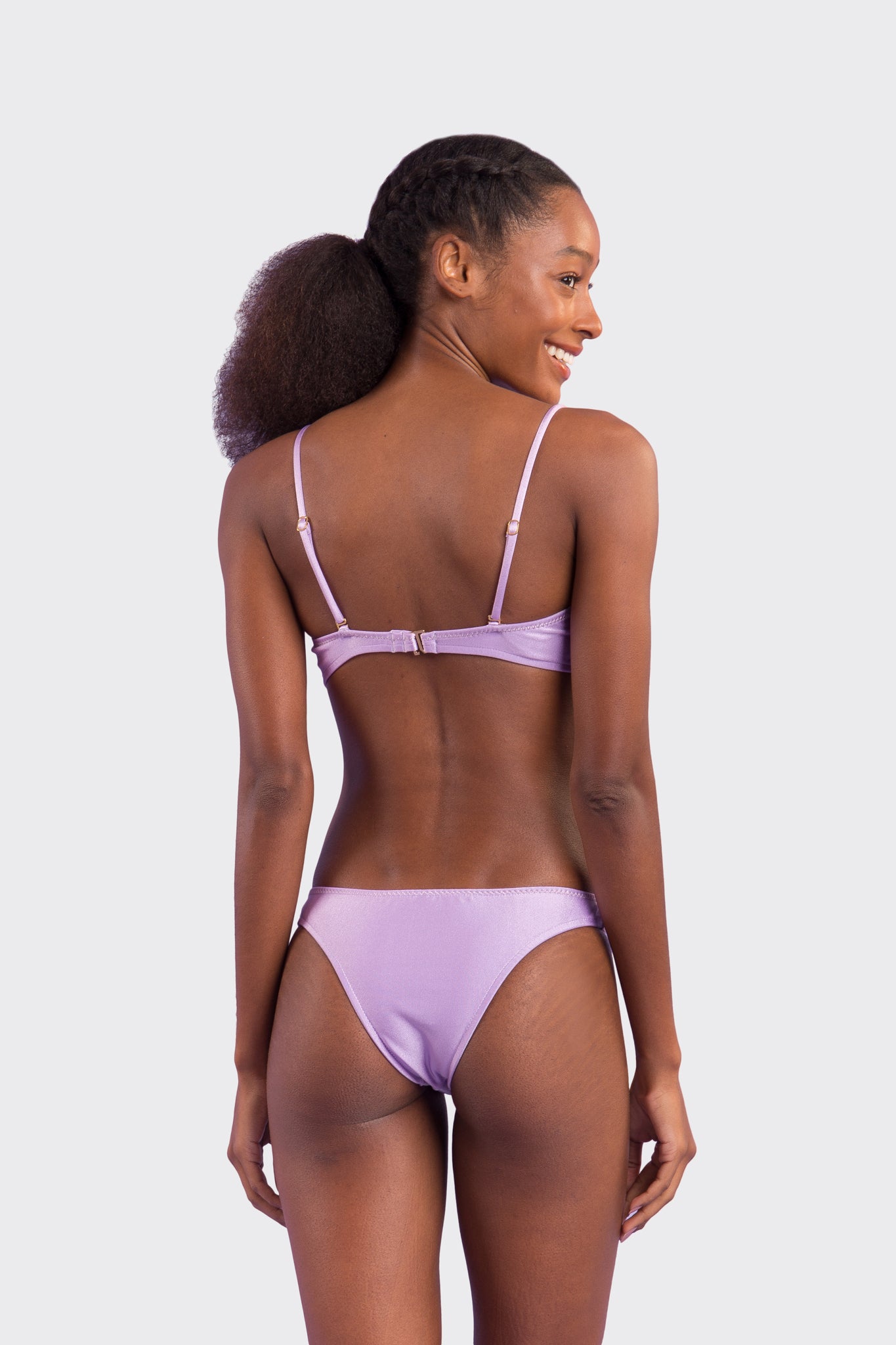 Model Back: Rio De Sol Set Set Shimmer-Harmonia Bandeau-Joy Essential
