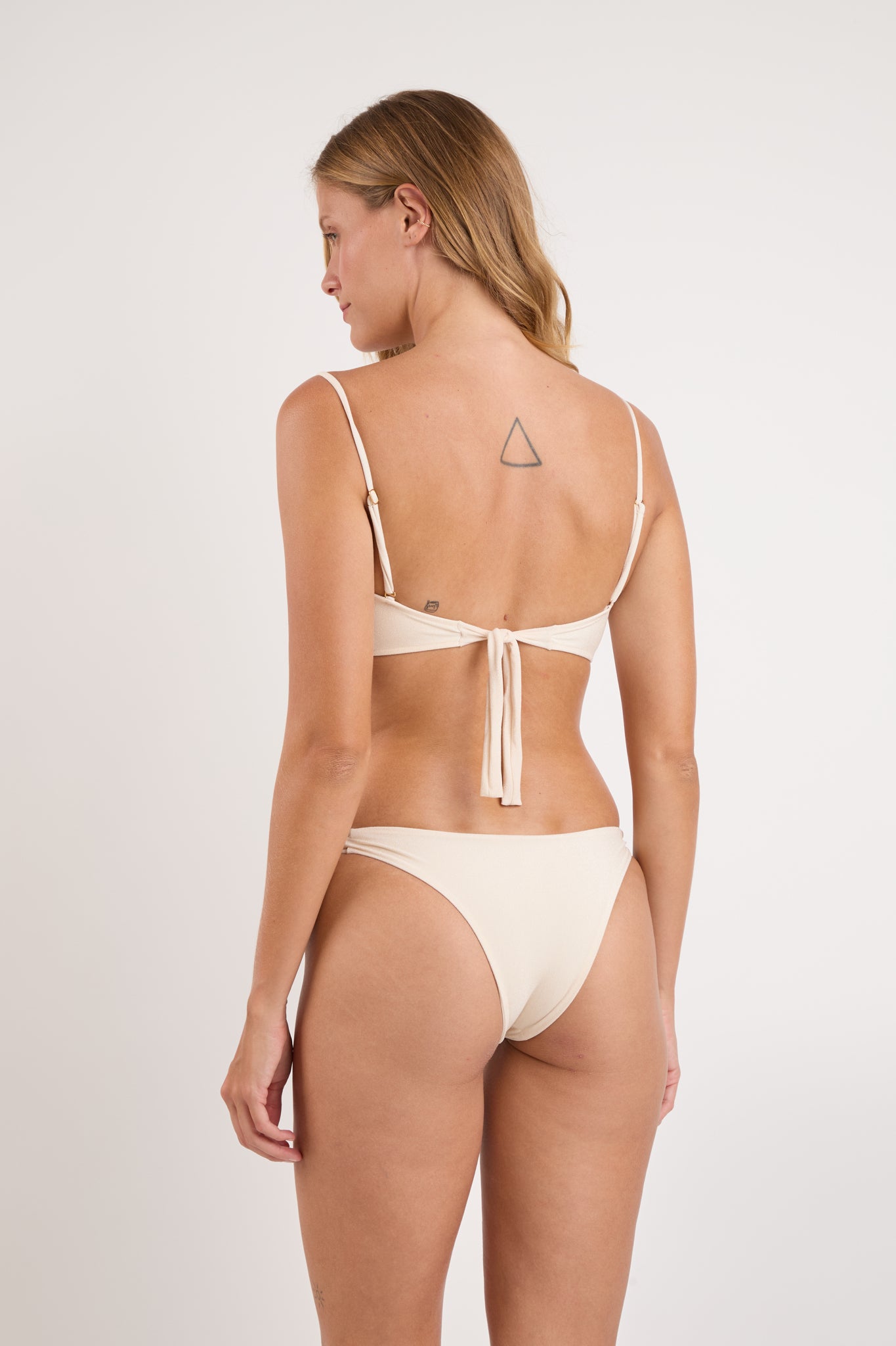 Model Back: Rio De Sol Bottom Bottom Malibu-Natural Essential-Iris