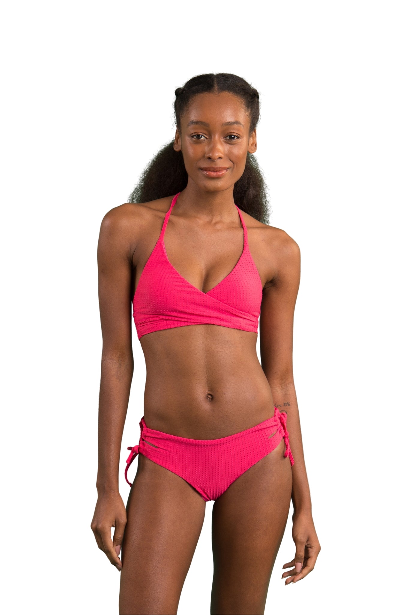 Model Front: Rio De Sol Top Top Dots-Virtual-Pink Kate