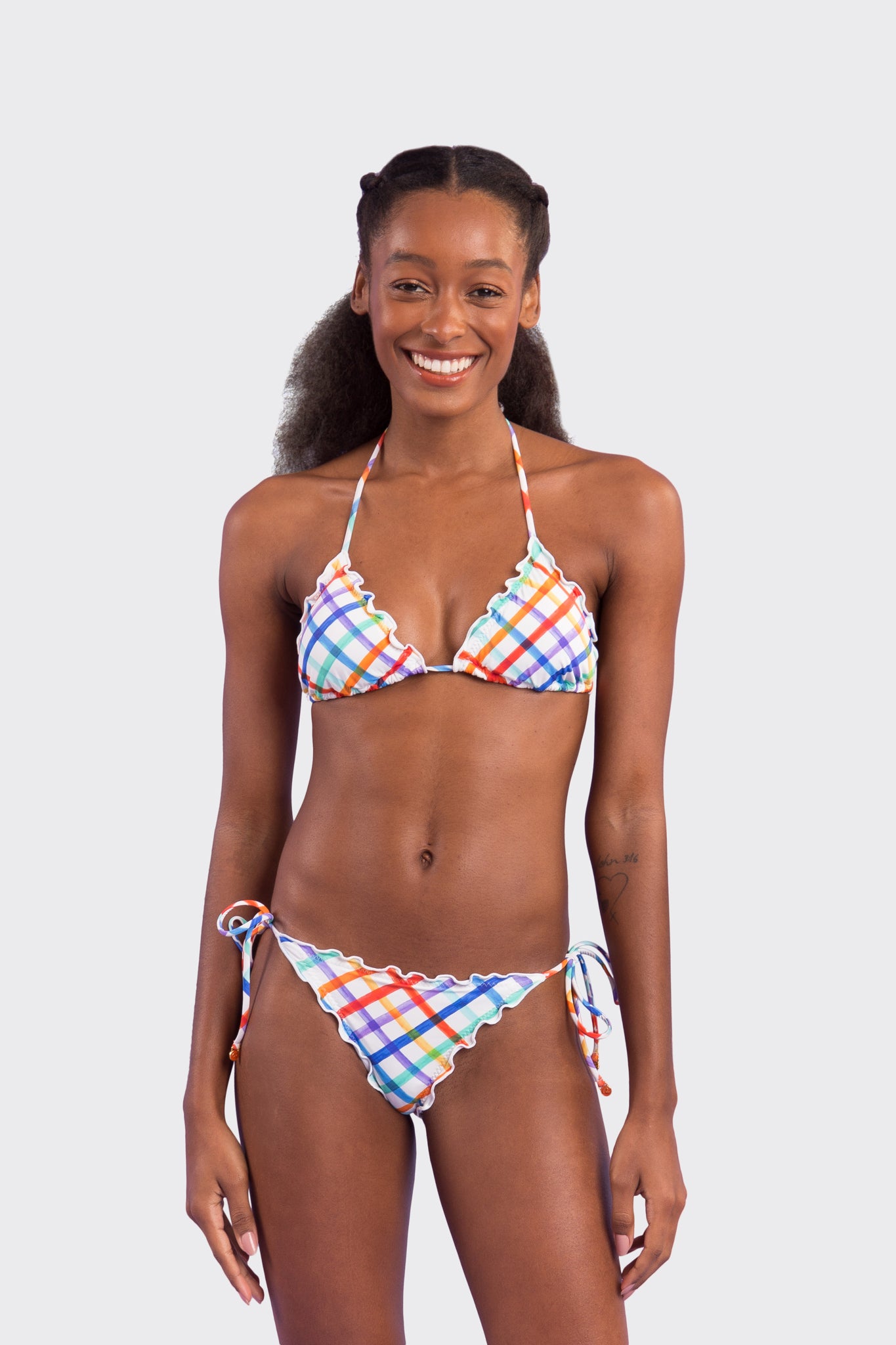 Model Front: Rio De Sol Top Top Square Frufru