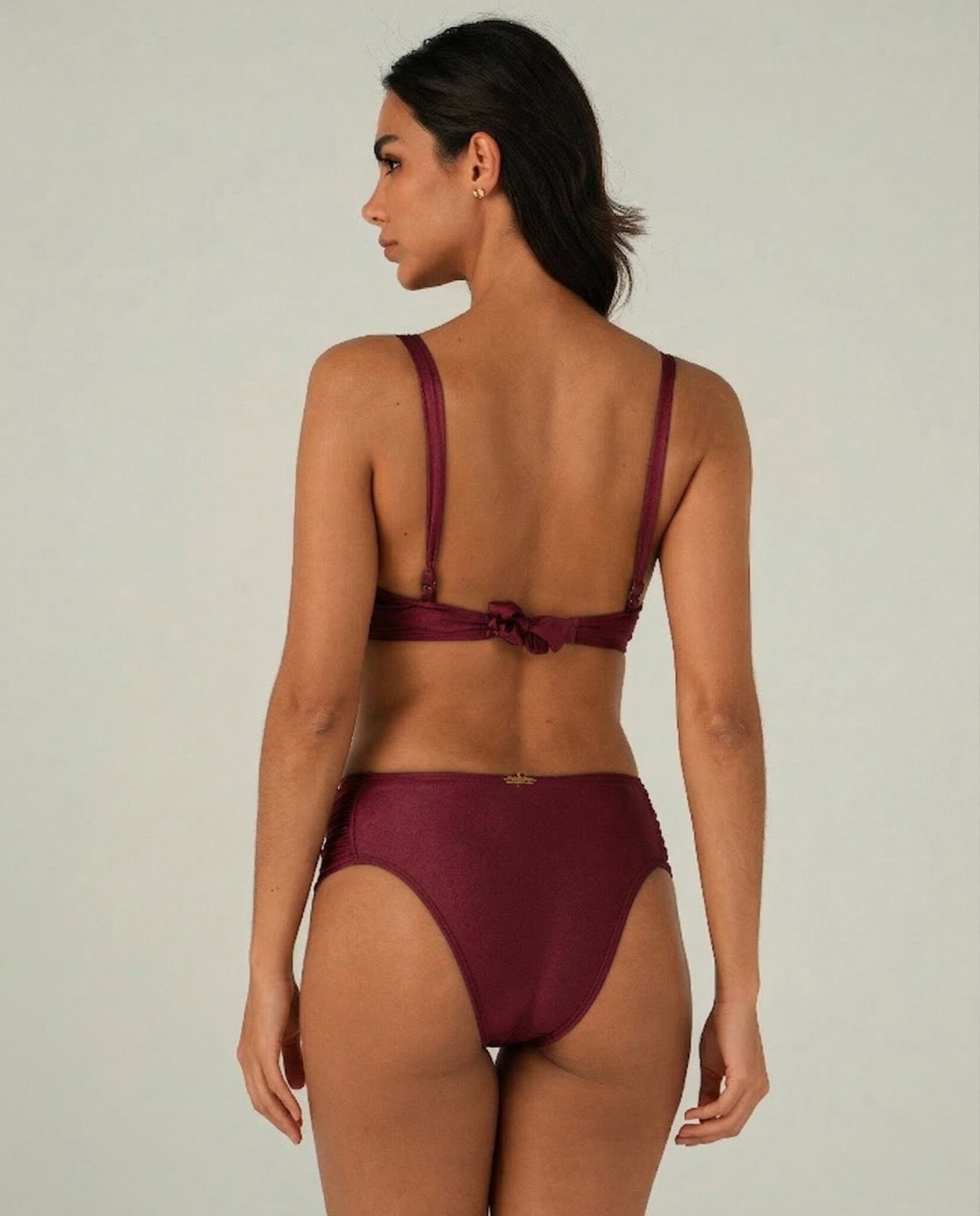 Model Back: Lua Morena Top Top Acai Meia-Taca-Sustencao