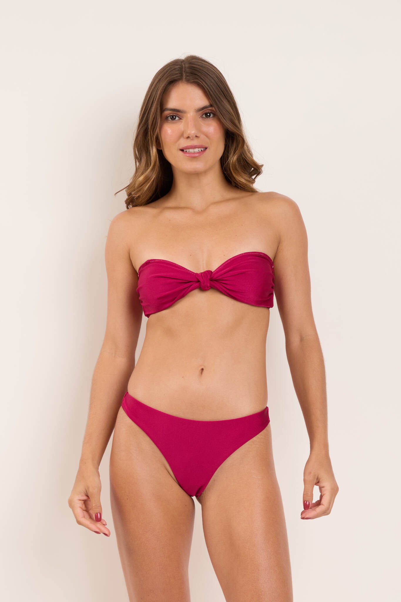 Model Front: Rio De Sol Top Top Shimmer-Desejo Bandeau-Joy