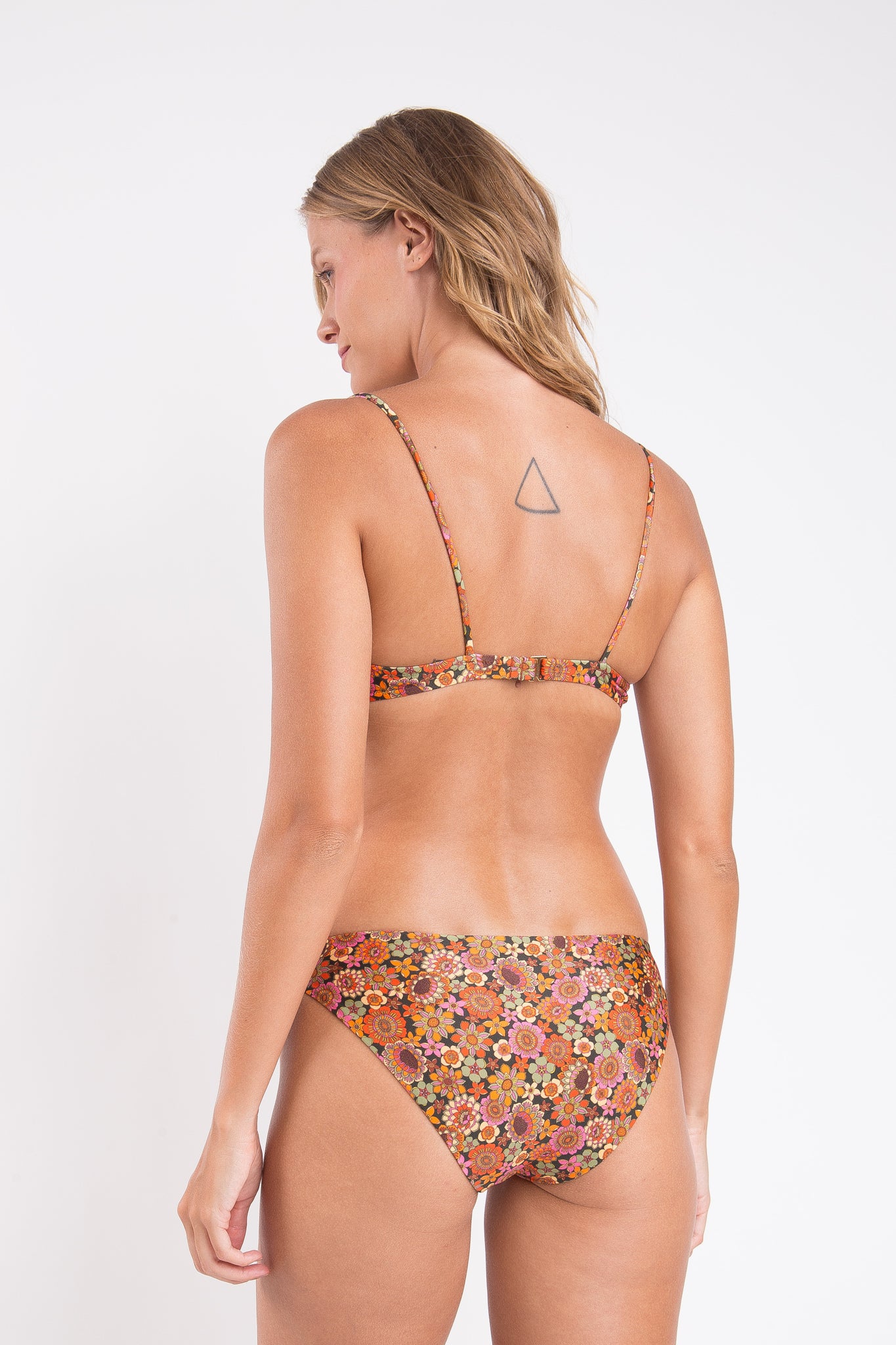 Model Back: Rio De Sol Bottom Bottom Bouquet Essential-Comfy