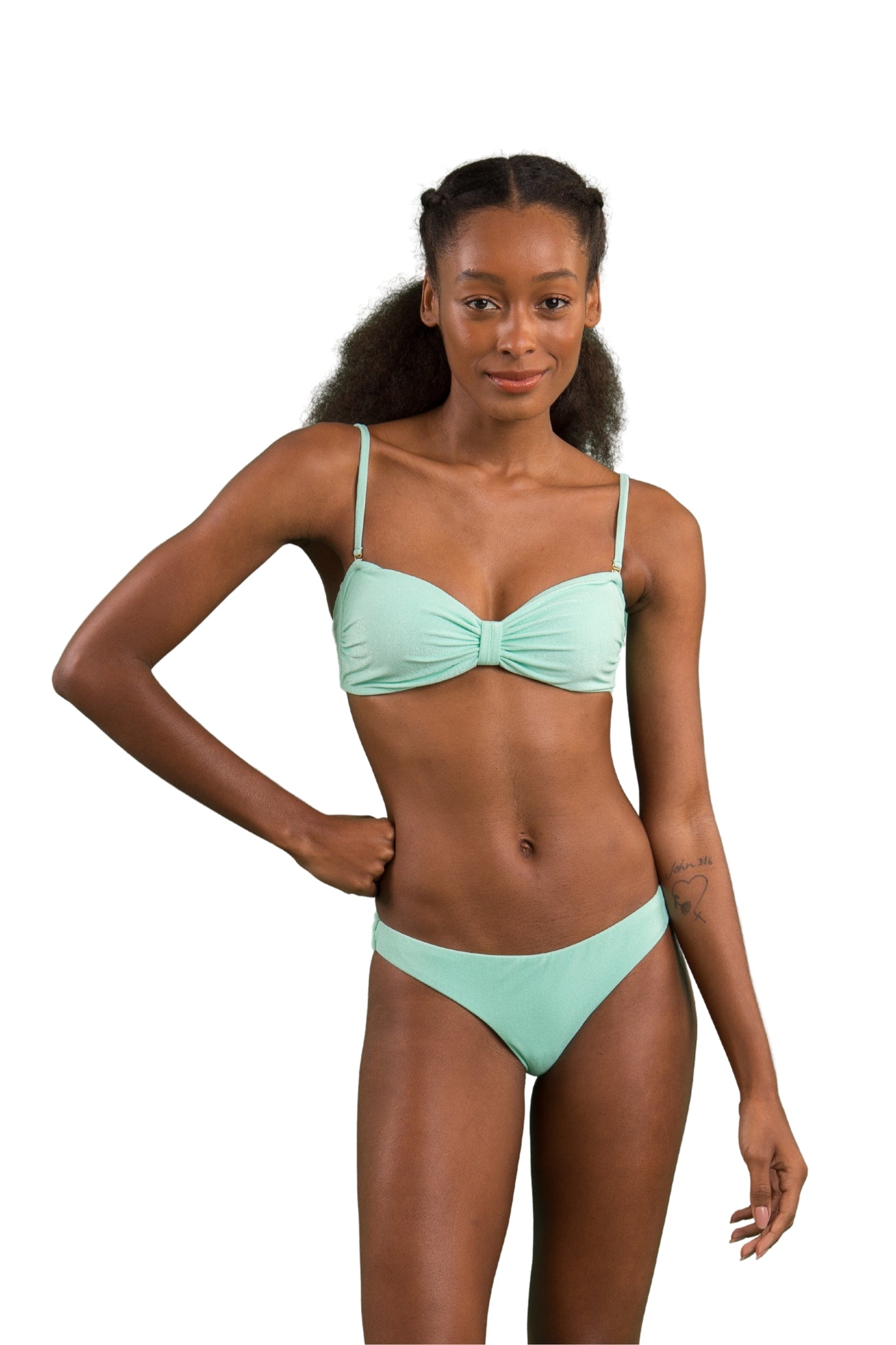 Model Front: Rio De Sol Set Set Malibu-Menta Bandeau-Duo Essential
