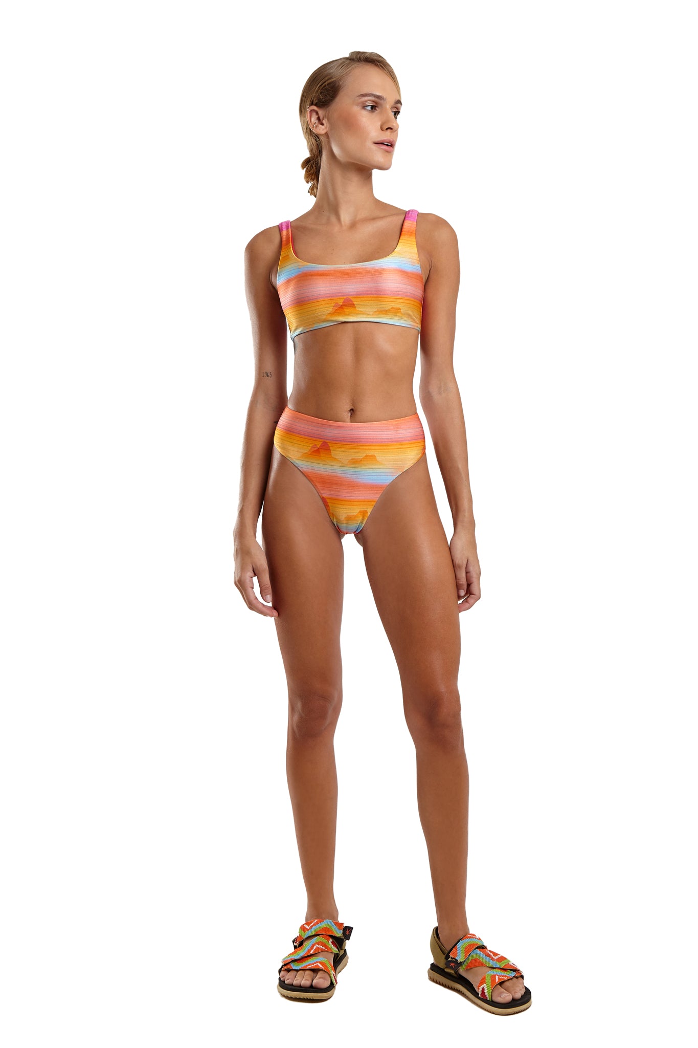 Image 05: Blueman Top Top Noruega Sunquine Mar Sunset