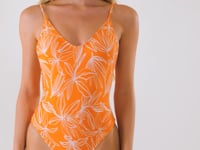 Video: Rio De Sol One-Piece Trail-Orange Hype