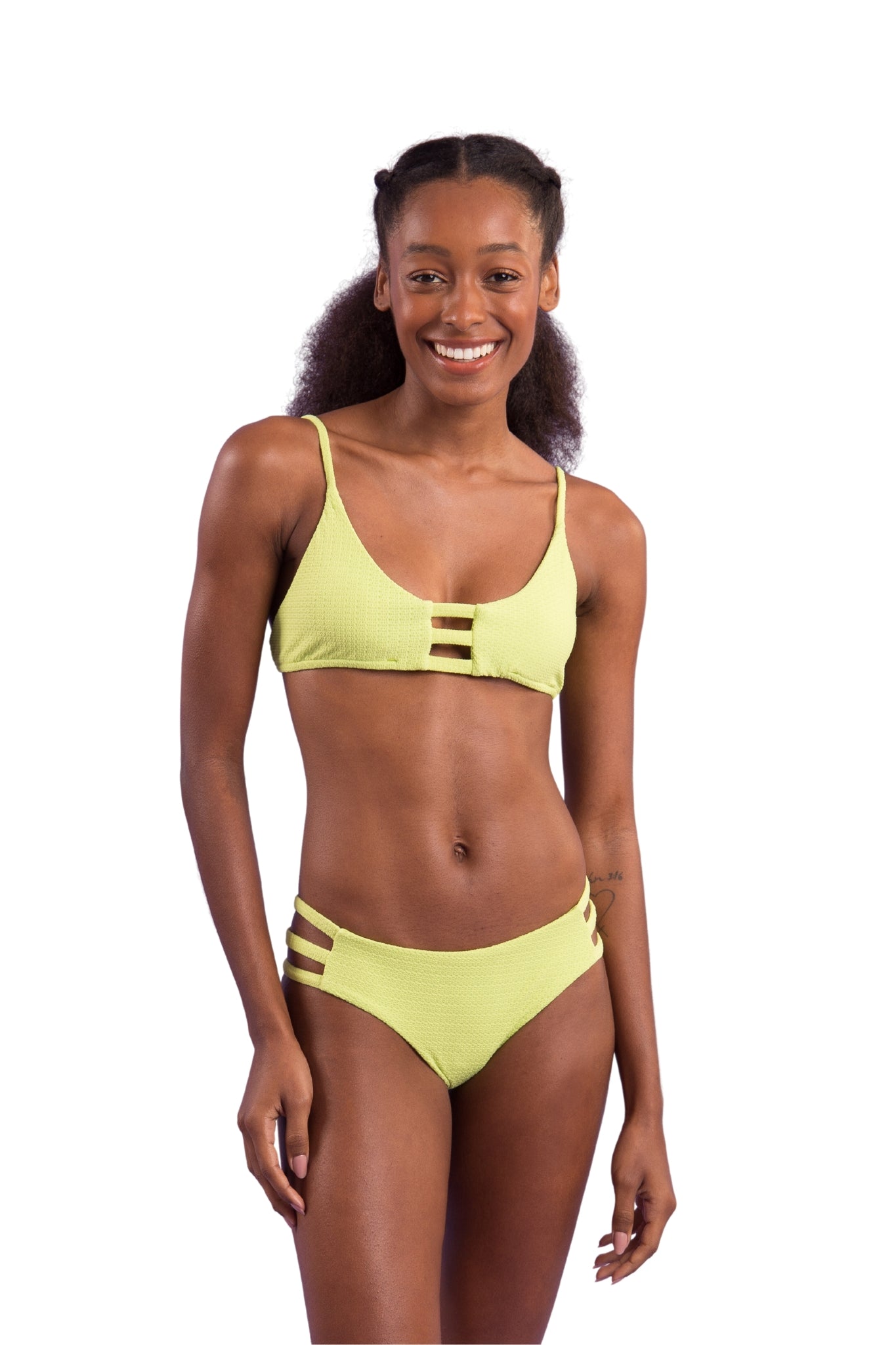 Model Front: Rio De Sol Top Top Bora-Citrus Bra-Trio