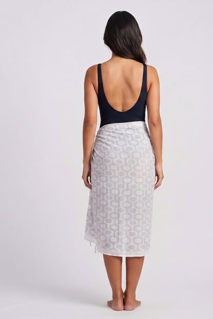 Model Back: Bali Blue Pareo Canga Ipanema Love Rio