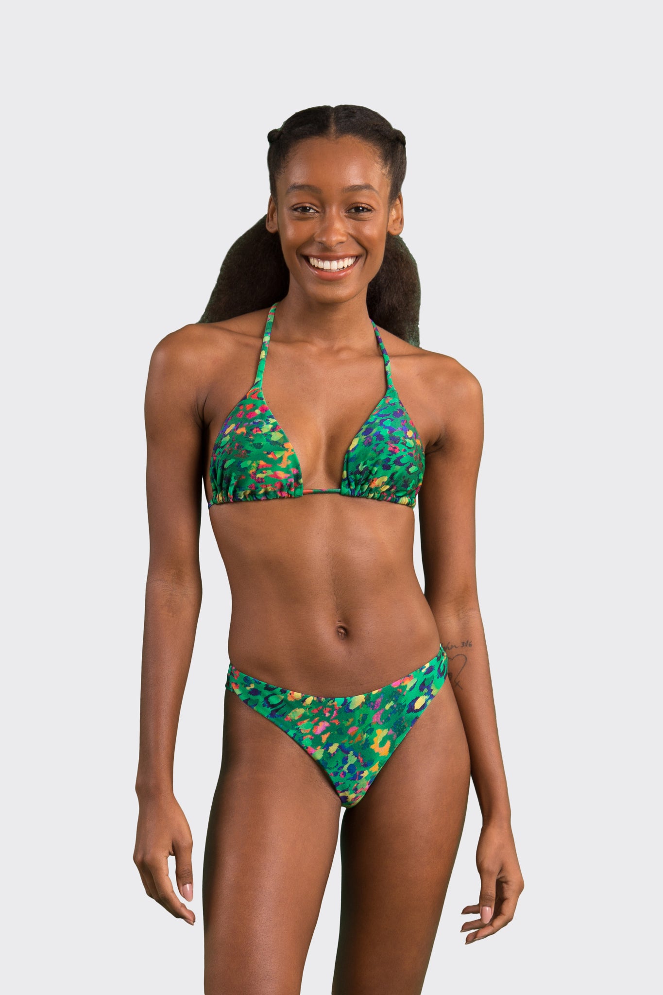 Model Front: Rio De Sol Bottom Bottom Wilds Nice-Fio