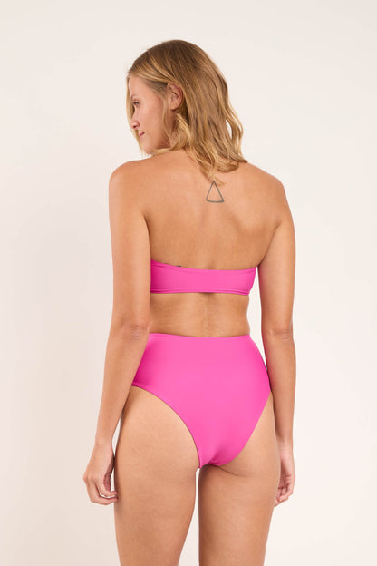 Model Back: Rio De Sol Bottom Bottom Fluity-Amor Hotpants