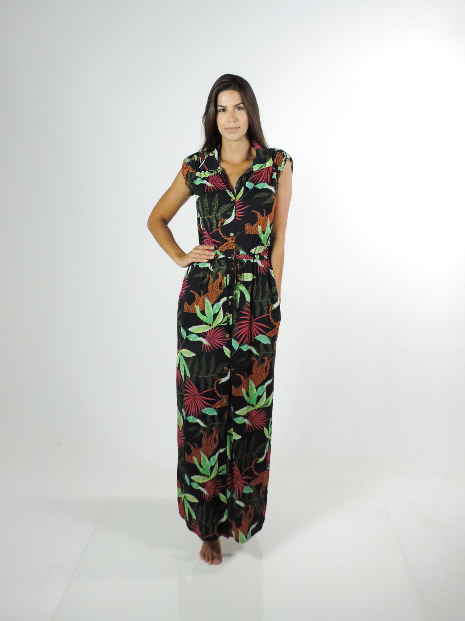 Model Front: La Playa Shirtdress Vestido Chemise Jungle