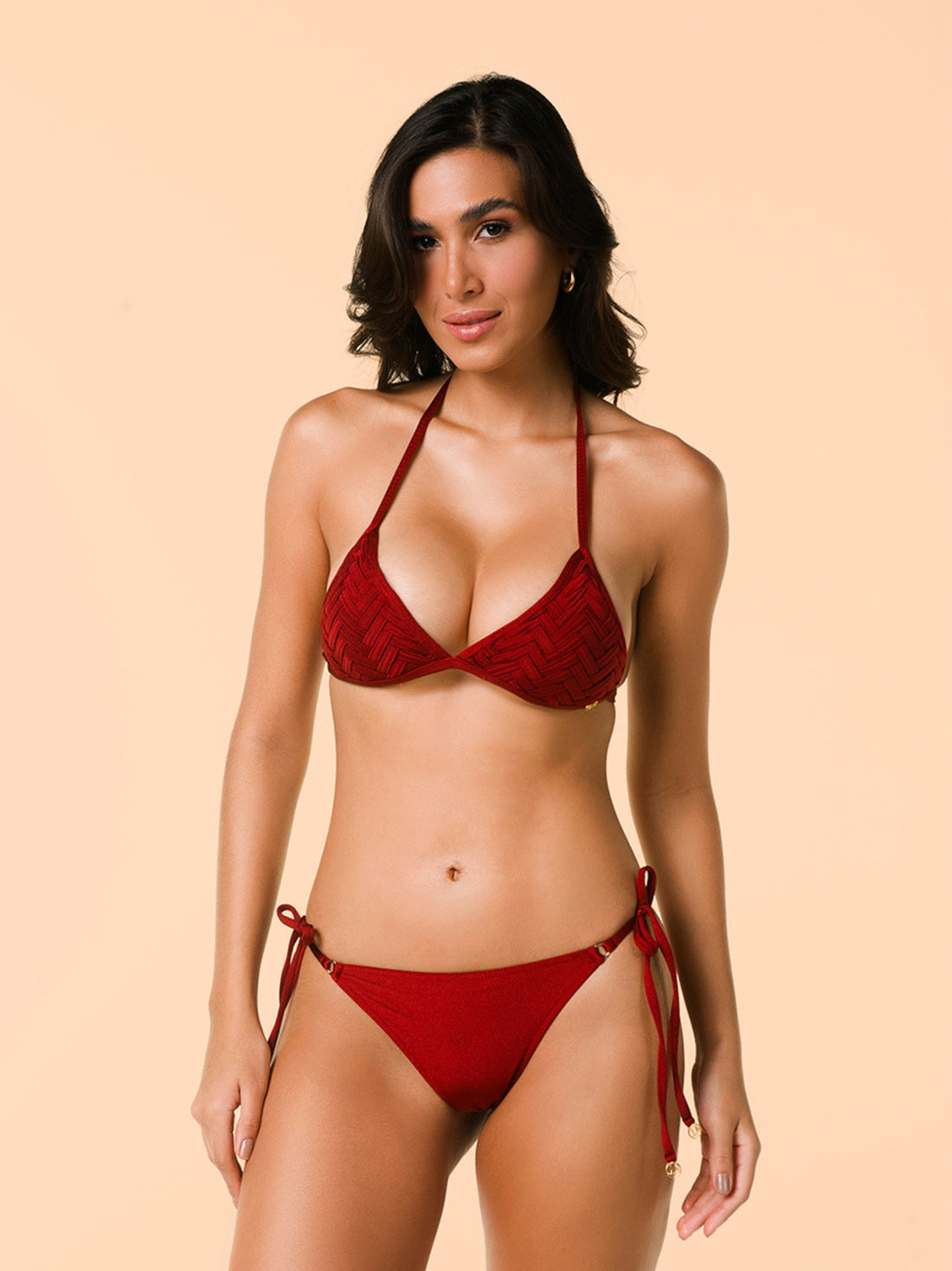 Model Front: Lua Morena Top Top Urucum Triangulo-Macrame