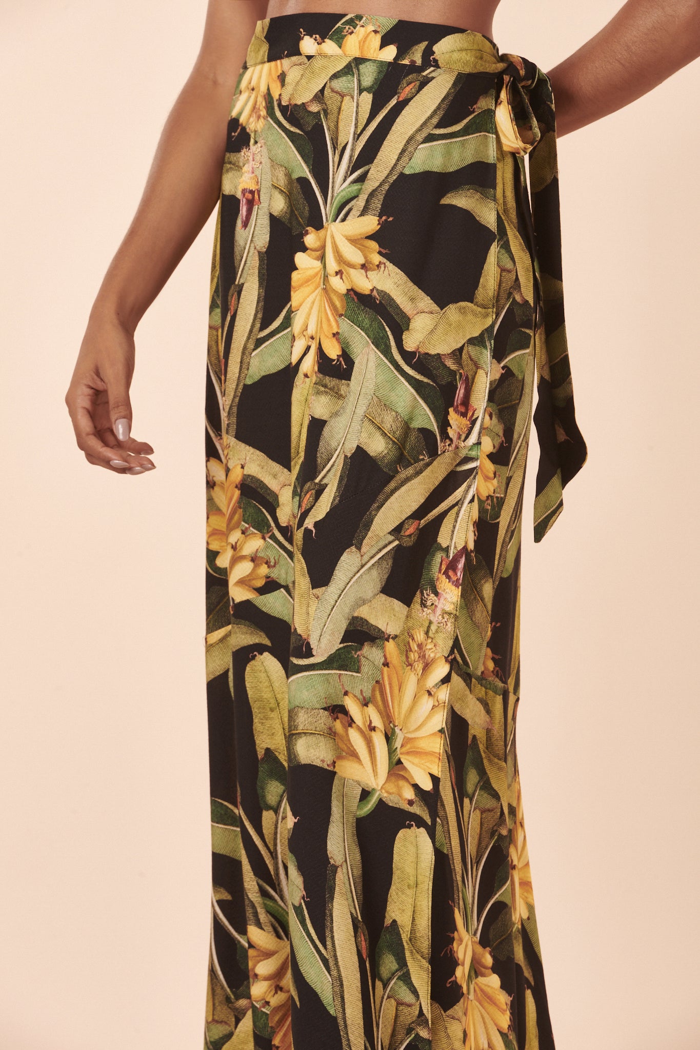 Image 05: Blueman Beach Skirt Musa Mambo