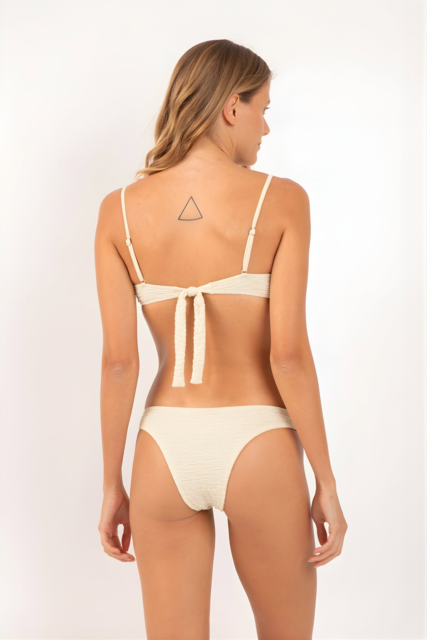 Model Back: Rio De Sol Bottom Bottom Brisa-Offwhite Essential