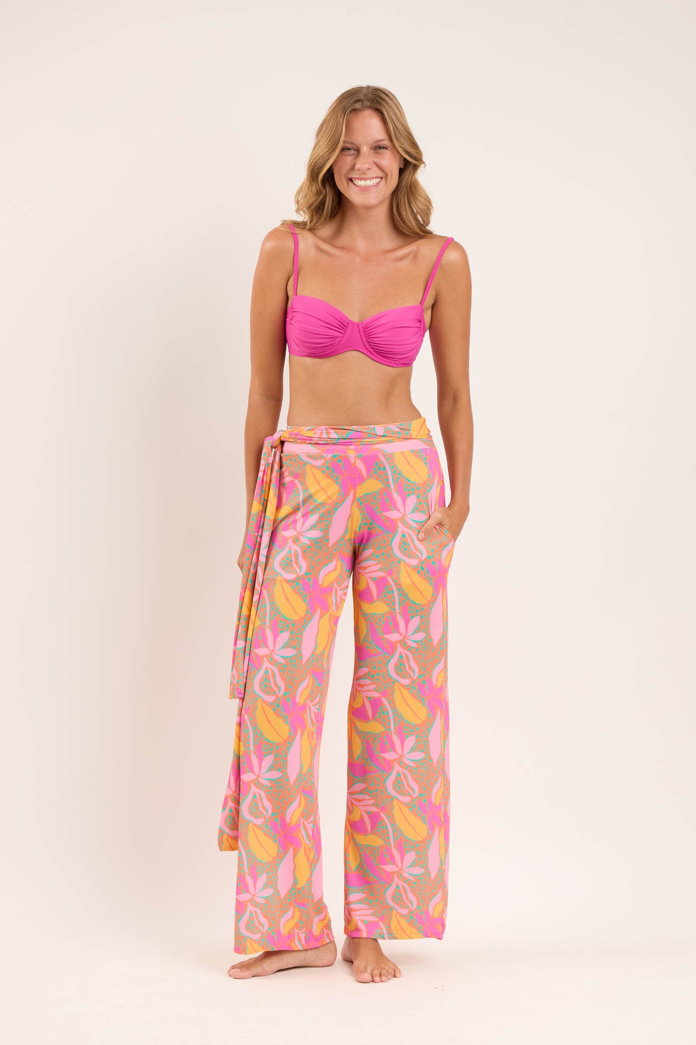 Model Front: Rio De Sol Beach Trousers Lyla Pants Knot