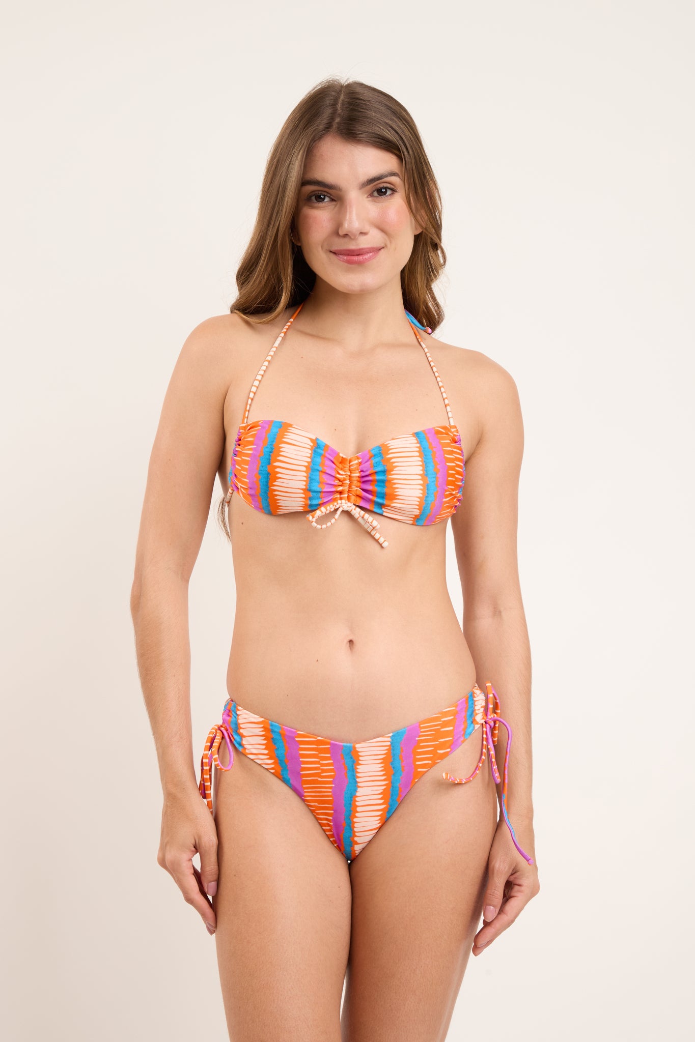 Model Front: Rio De Sol Set Set Stripes Corine Lola