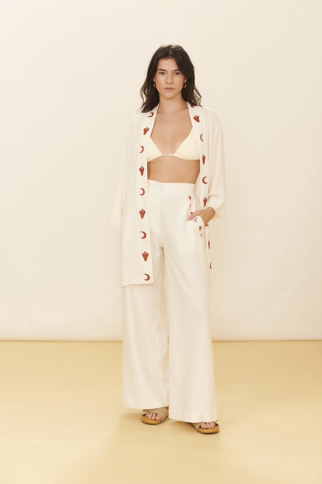 Model Front: Blueman Kaftans / Cover Ups Kimono Jade Offwhite