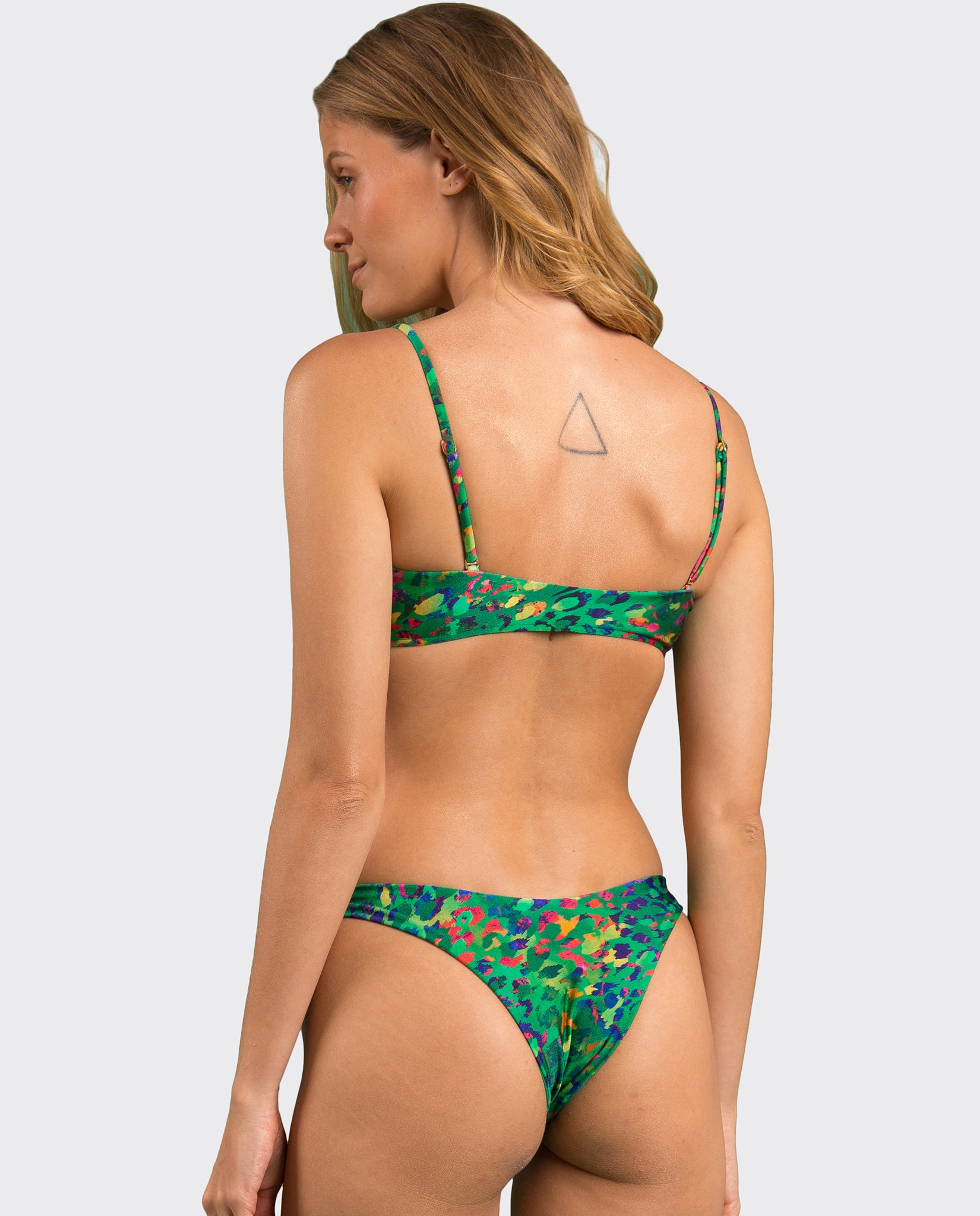 Image 08: Rio De Sol Set Set Wilds Bandeau-Reto Highleg