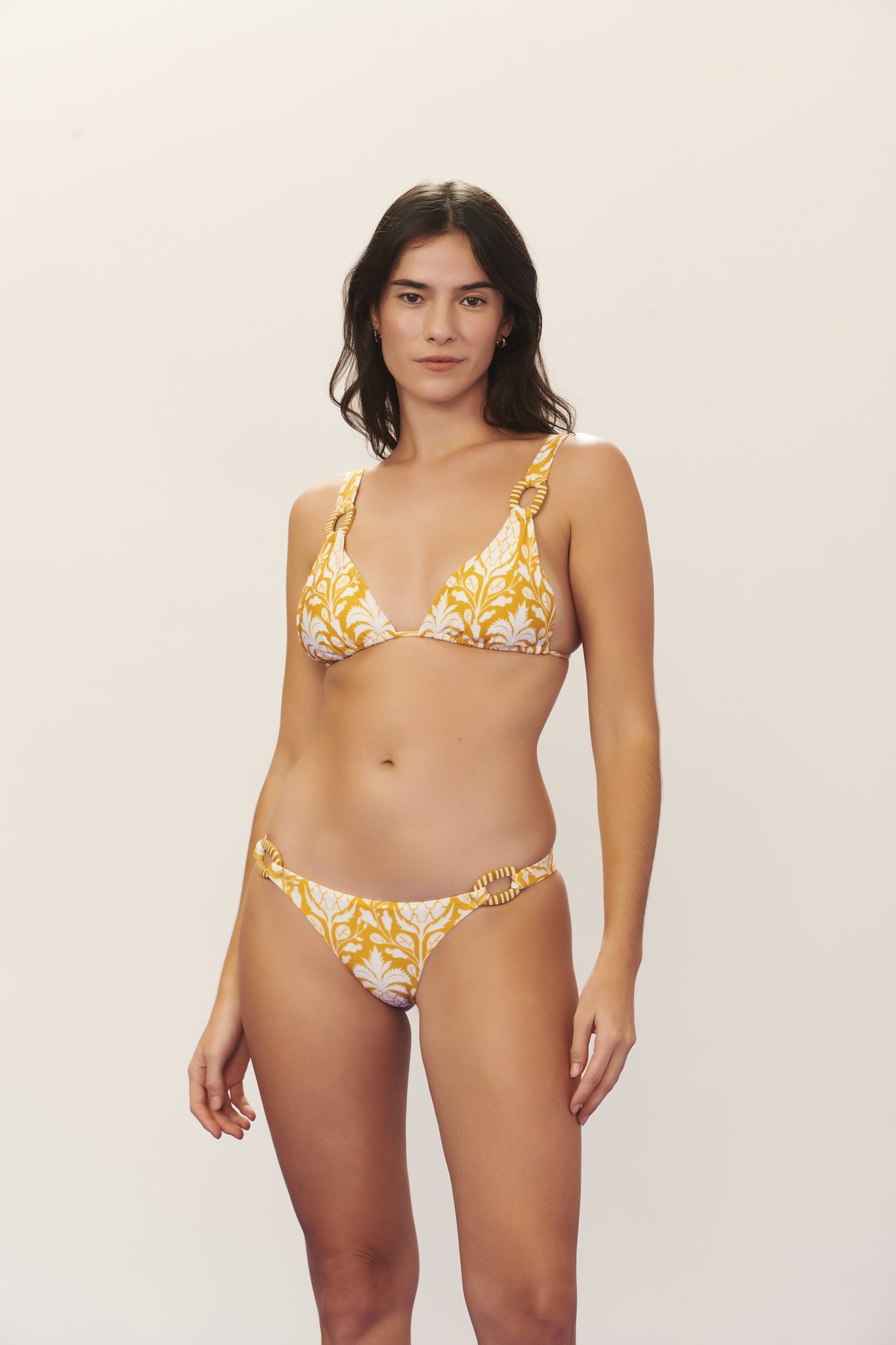 Model Front: Blueman Bottom Bottom Seiva-Doce-Amarela Ubatuba
