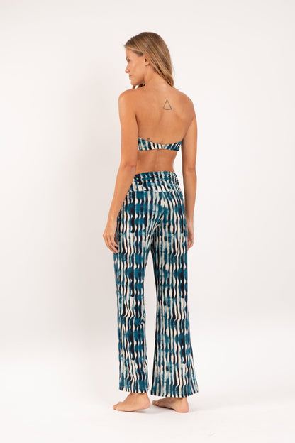 Model Back: Rio De Sol Beach Trousers Azule Murana Pants