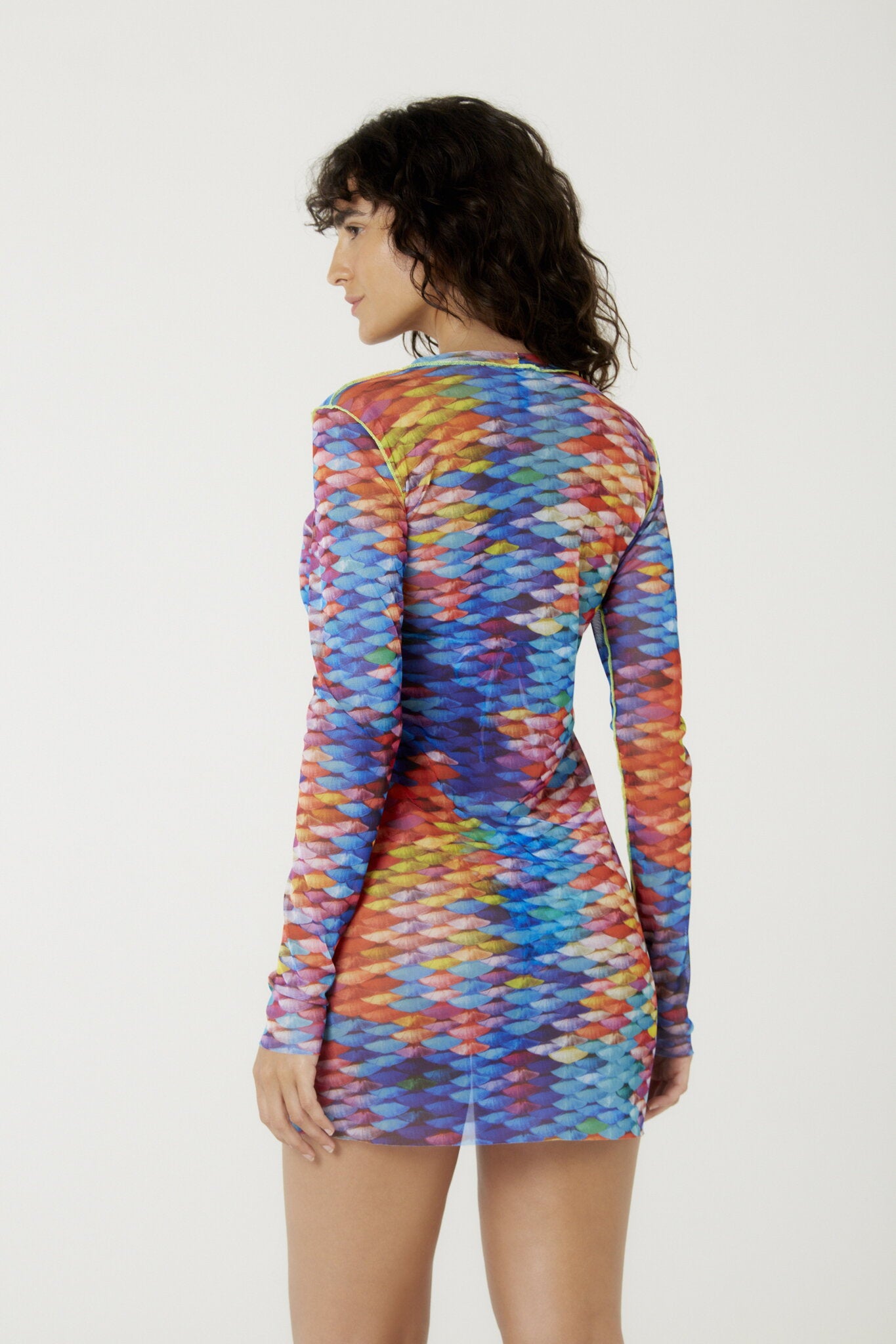 Model Back: Blueman Mini Dress Vestido Tule Manga Longa Escama