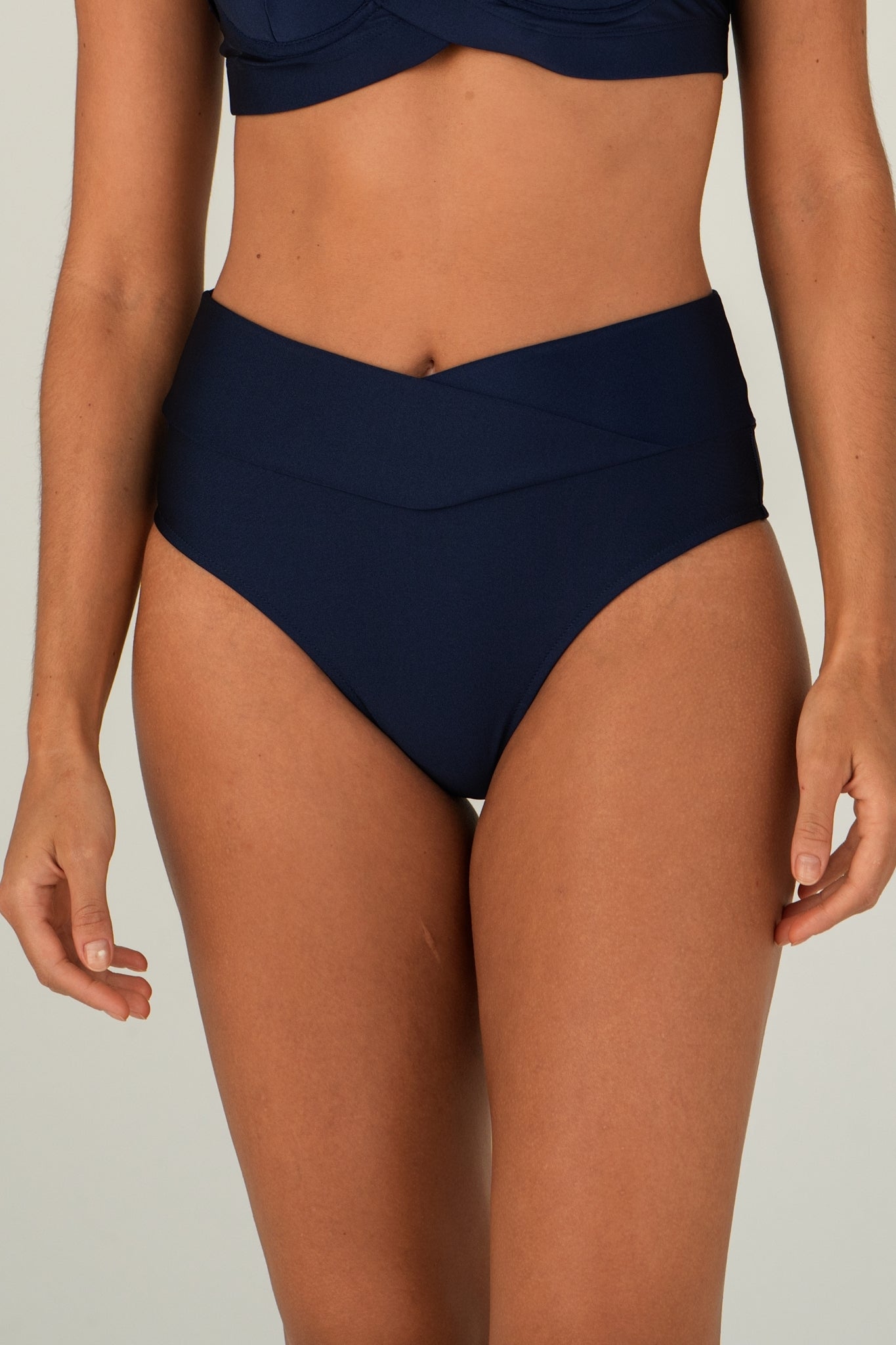 Gallery: Lua Morena Bottom Bottom Rio-Preto Faixa-Cos-Alto