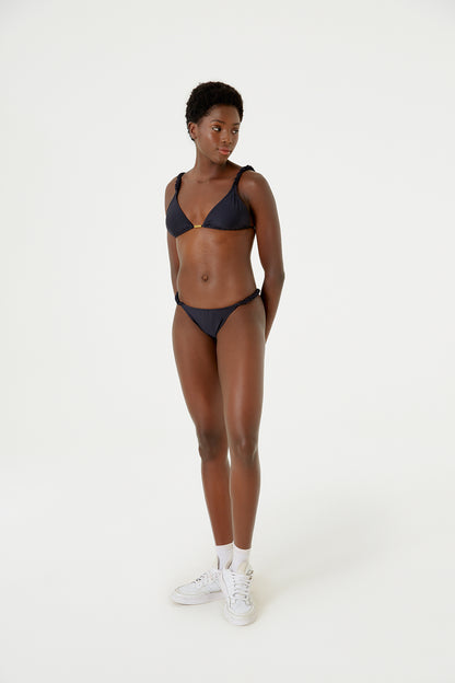 Model Front: Blueman Two Piece Swimwear Zuma Liso Preto