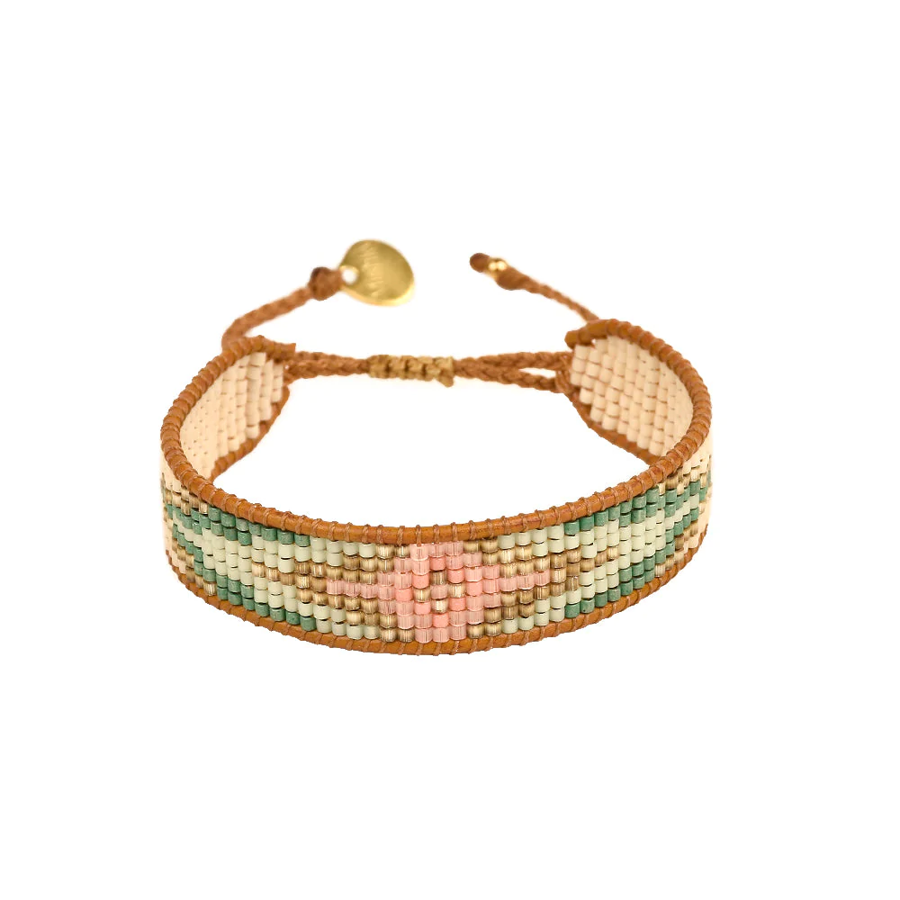 Model Front: Mishky Bracelet Peek B-Le-S-10717