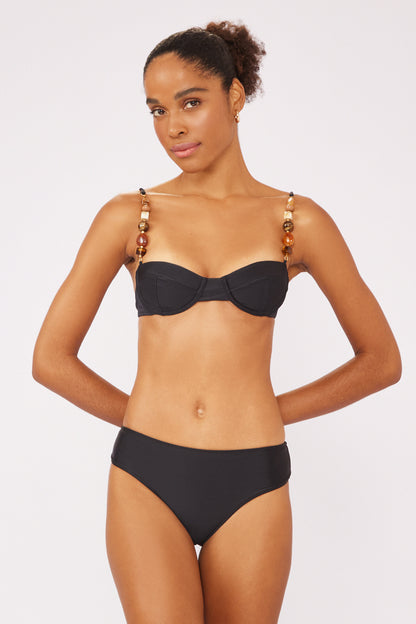 Model Front: Blueman Bottom Bottom Preto Sunquine