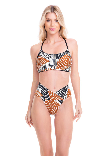 Model Front: Lua Morena Top Top Mediddas Arapiuns