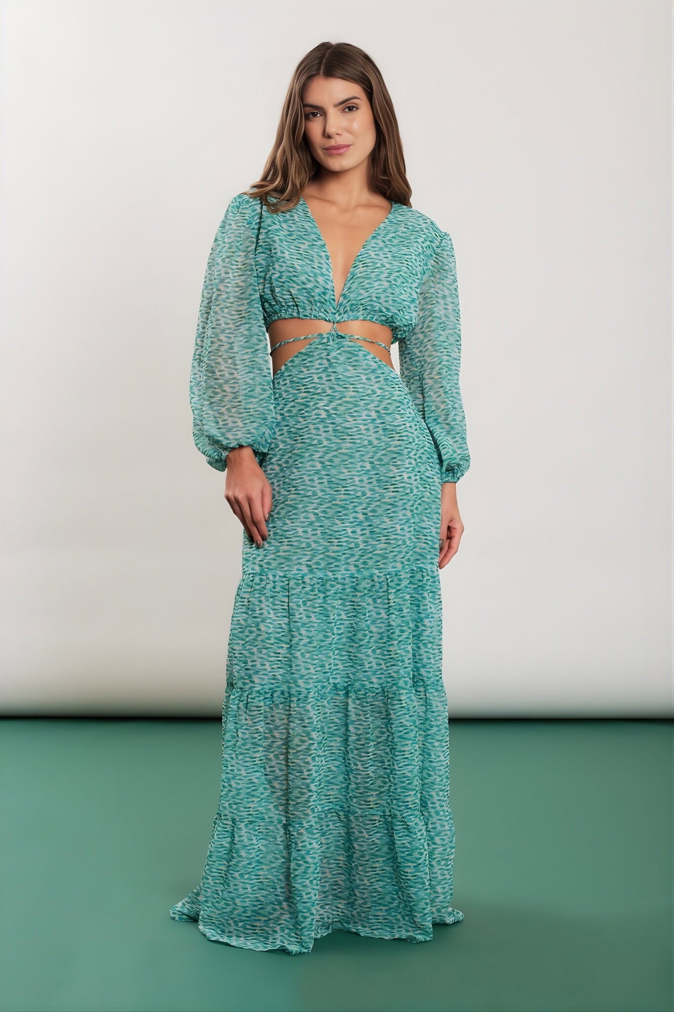 Model Front: Blueman Maxi Dresses Reflexo Long Sleeve Dress