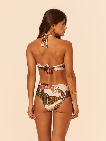 Model Back: Lua Morena Set Set Brisa-Tropical Meia-Taca-Sustencao Reducao-De-Medida