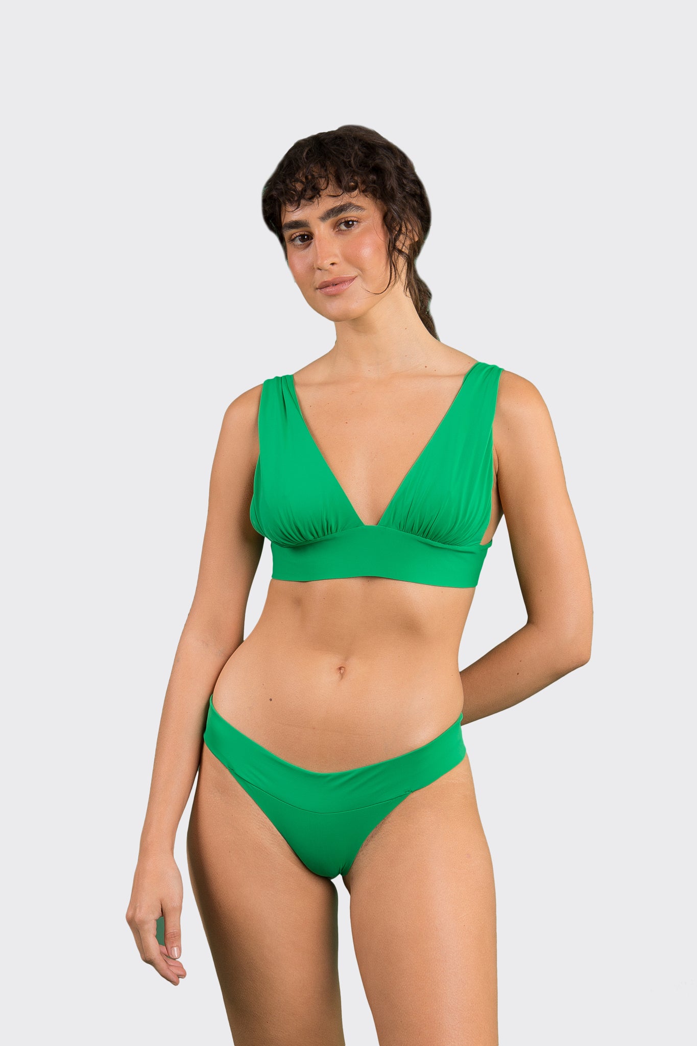 Model Front: Rio De Sol Set Set Tambourine Halter-Marina Essential-Cos