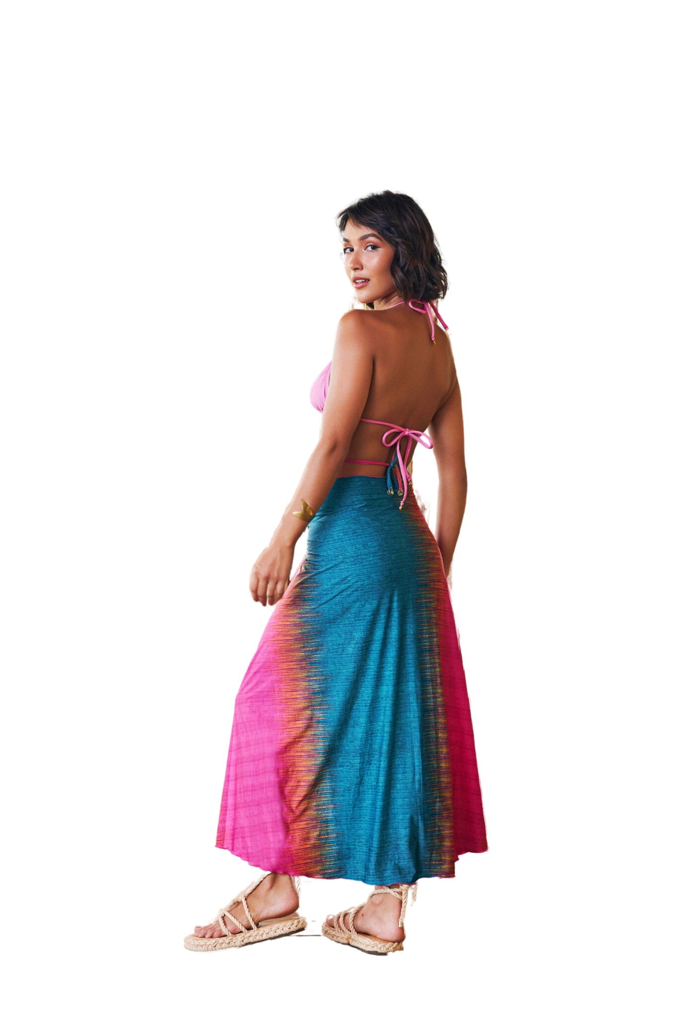 Model Back: Lua Morena Beach Skirt Multiformas Argola Uv Saire