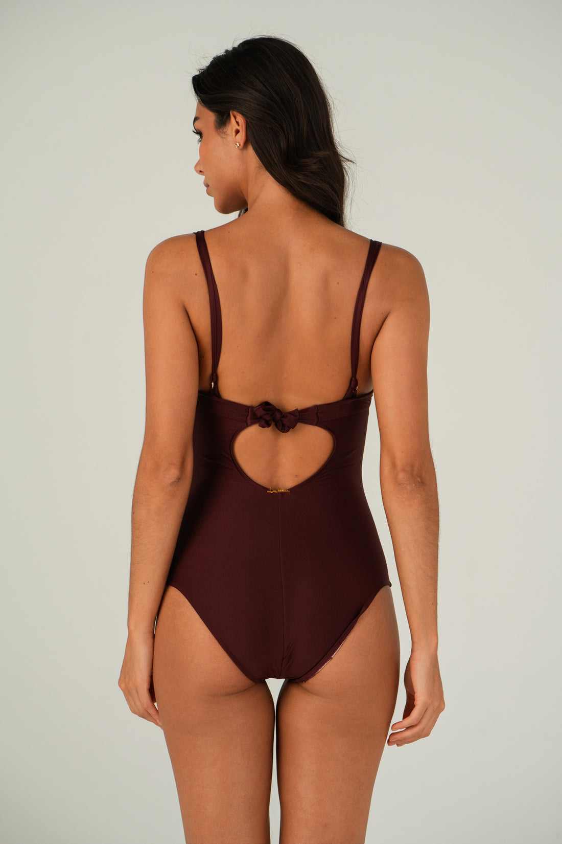 Model Back: Lua Morena One-Piece Maio Acai Meia-Taca-Sus