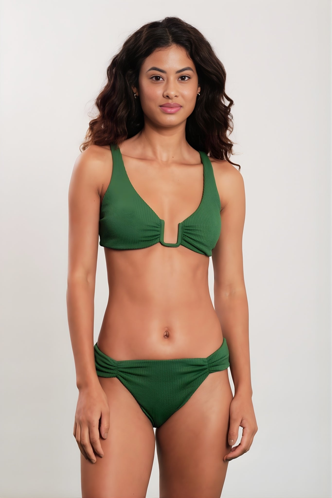 Model Front: Blueman Top Top Green Camiseta-Quenia
