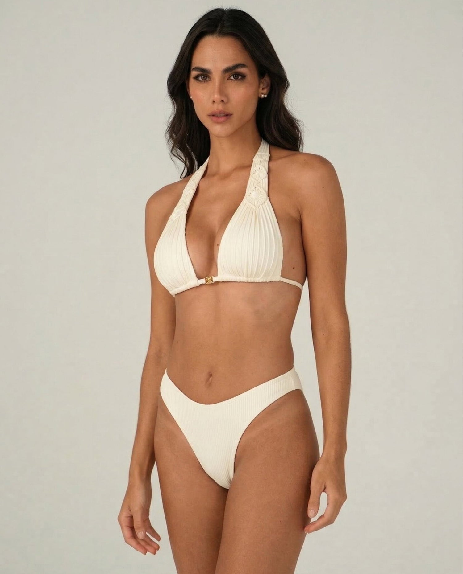 Model Front: Lua Morena Top Top Areia Triangulo-Alongado-Macrame