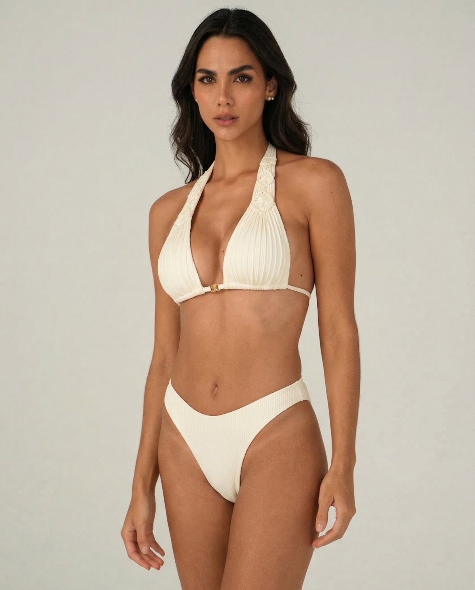 Model Front: Lua Morena Top Top Areia Triangulo-Alongado-Macrame