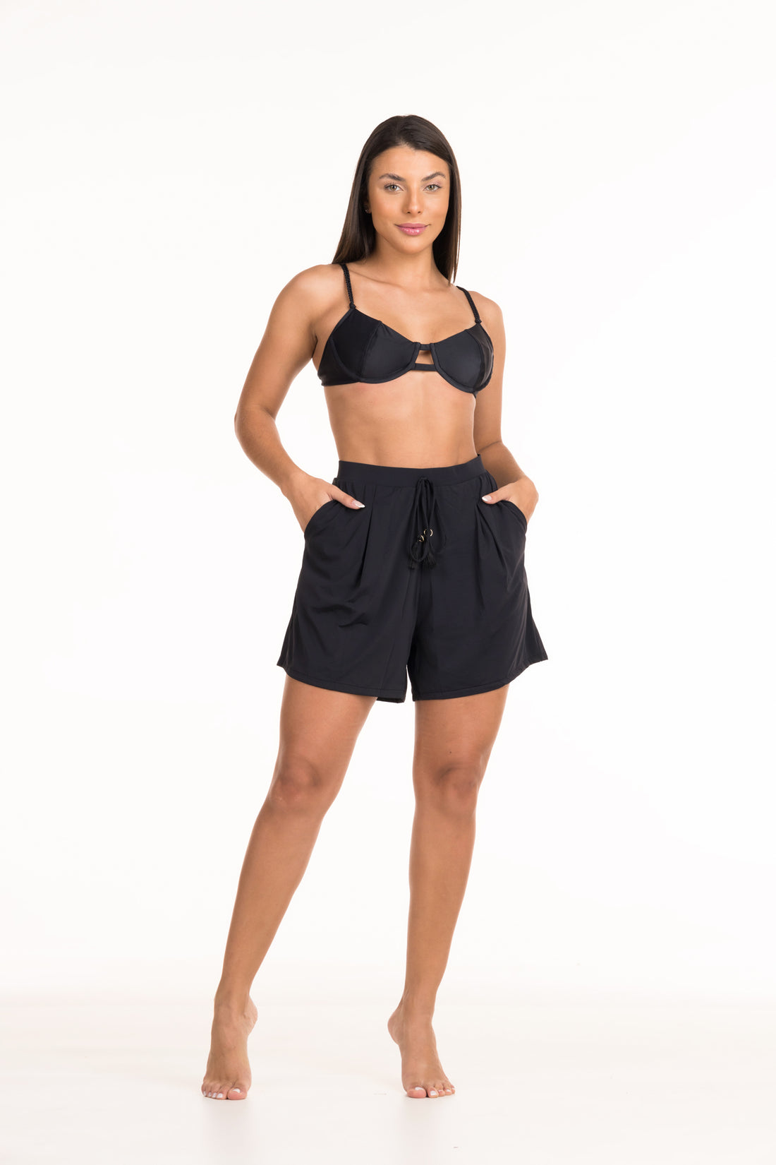 Model Front: La Playa Beach Short Shorts Crepe Preto