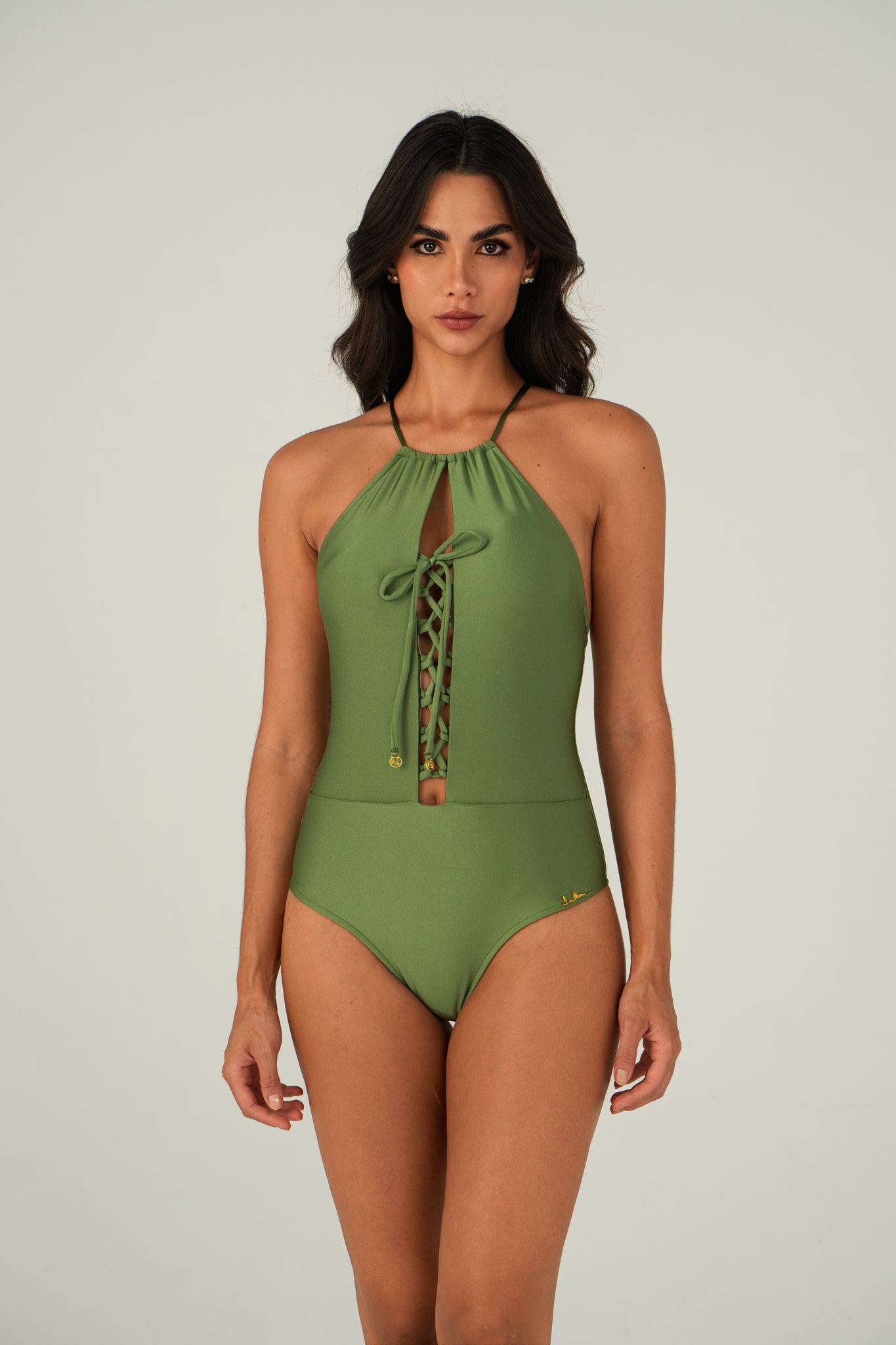 Model Front: Lua Morena One-Piece Maio Aroeira Espartilho