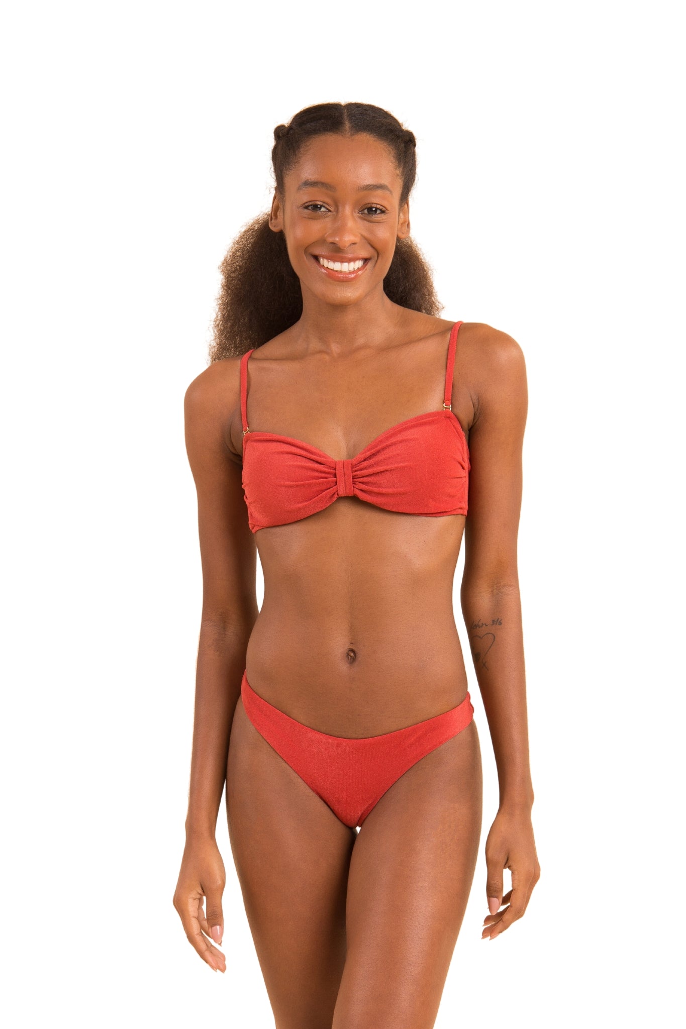 Model Front: Rio De Sol Bottom Bottom Malibu-Chili Essential
