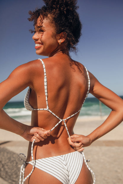 Image 11: Rio De Sol Set Set Linea-White Lia Cheeky-Tie