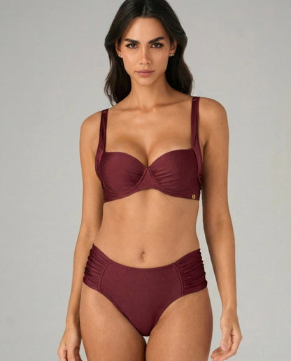 Model Front: Lua Morena Bottom Bottom Acai Drapeada