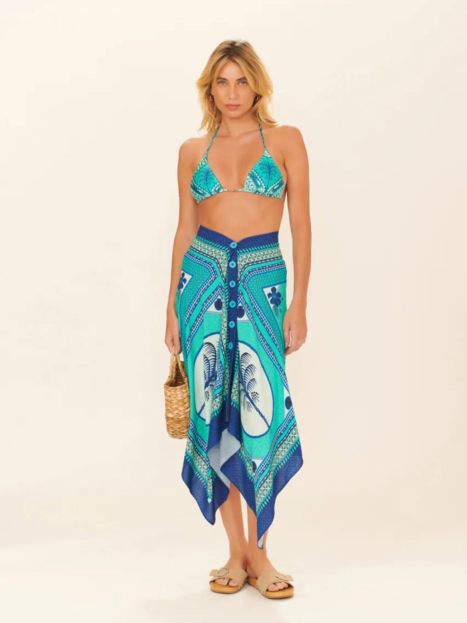 Model Front: Blueman Beach Skirt Saia Canga Pescado