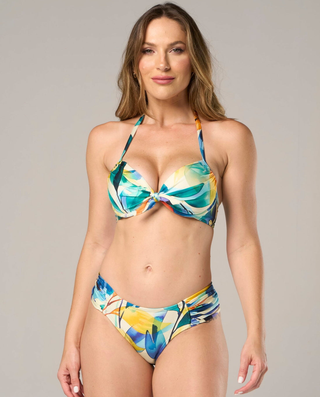 Model Front: Lua Morena Top Top Tangara Meia-Taca