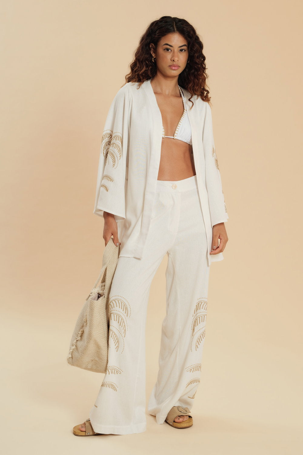 Model Front: Blueman Kaftans / Cover Ups Offwhite Kimono Tropical